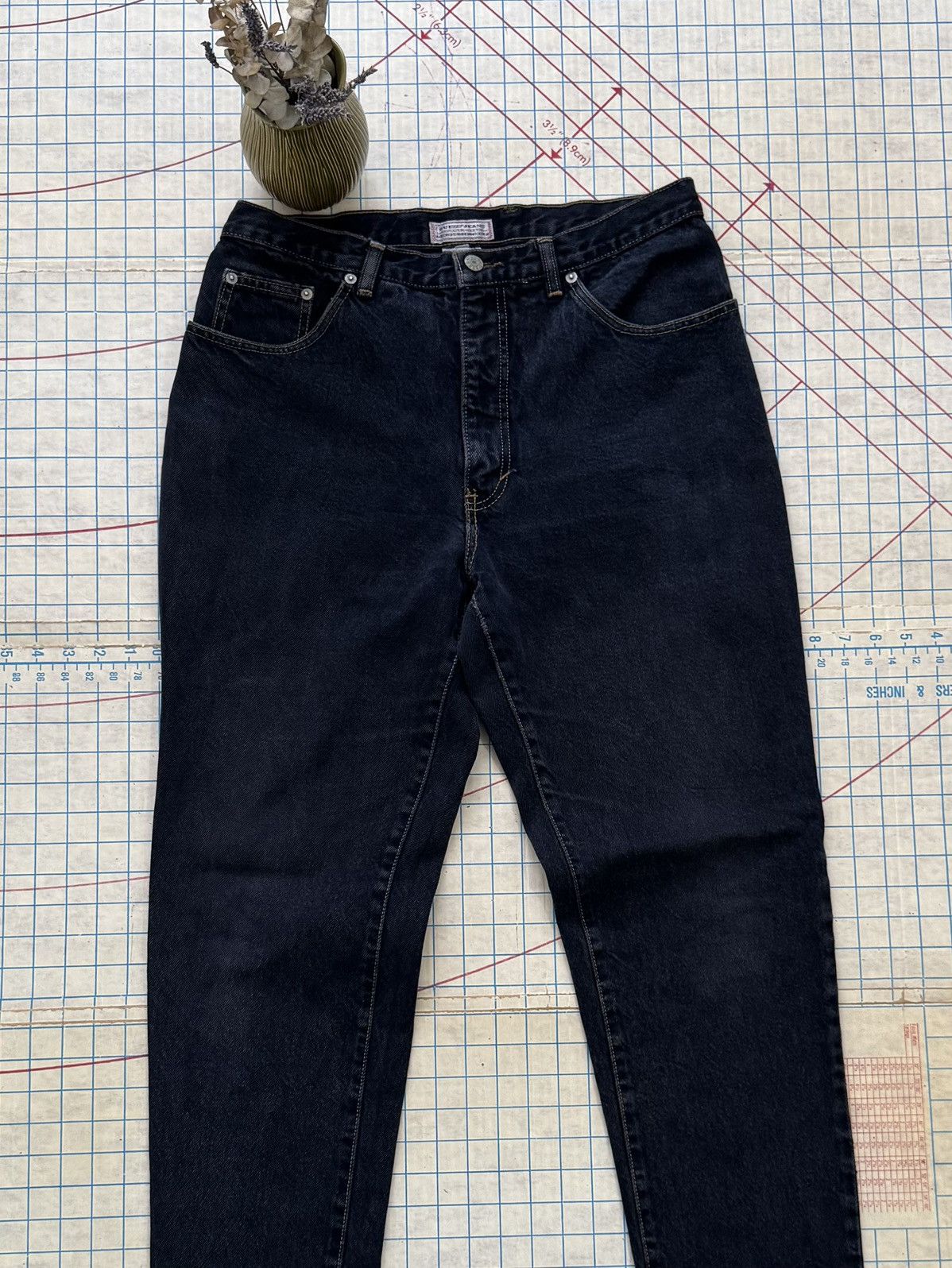 Guess Vintage 90’s Guess Jeans Dark Washed Tapered Leg Size 32x32 Size US 32 / EU 48 - 2 Thumbnail