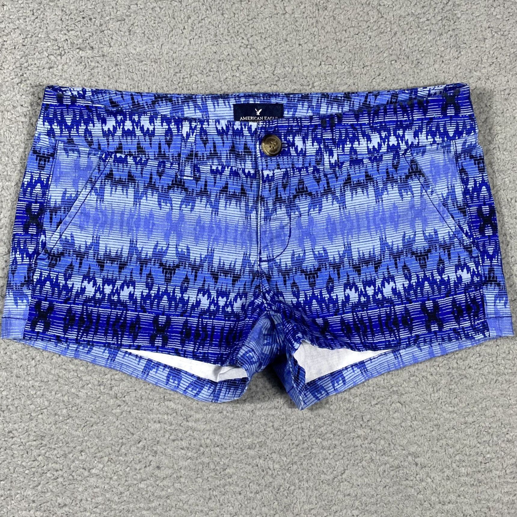 Vintage American Eagle Shorts Shortie Stretch Tribal Print Denim Size 4 Women Blue Size 27" / US 4 / IT 40 - 2 Thumbnail