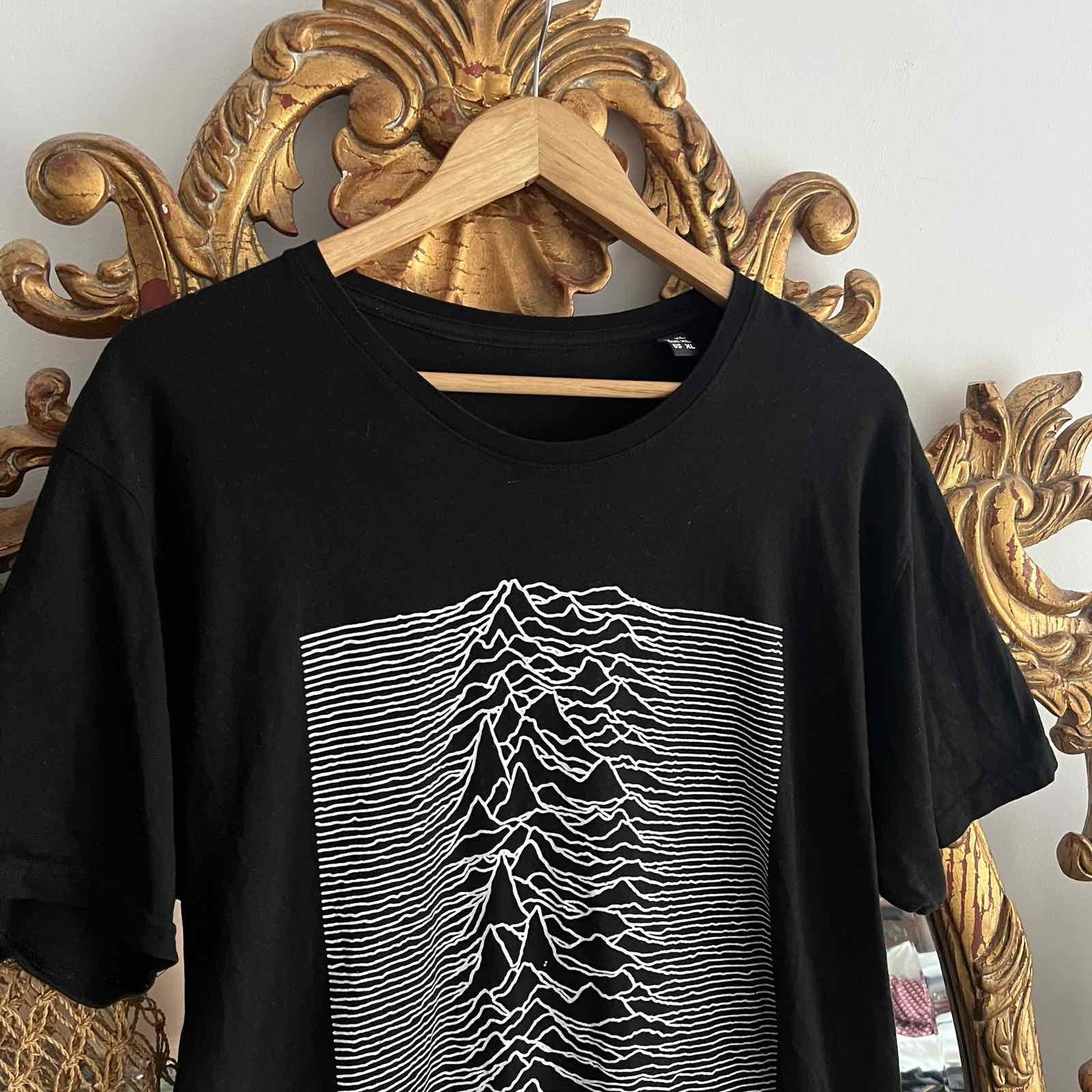 Band Tees Mens vintage Joy Division T Shirt rock band tee Sz XL Size US XL / EU 56 / 4 - 2 Thumbnail