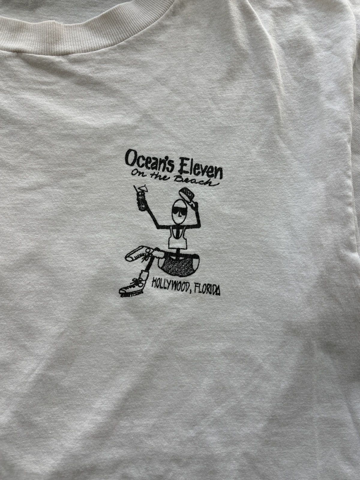 Vintage Vintage 90s Oceans Eleven Graphic Tee Size US M / EU 48-50 / 2 - 4 Thumbnail