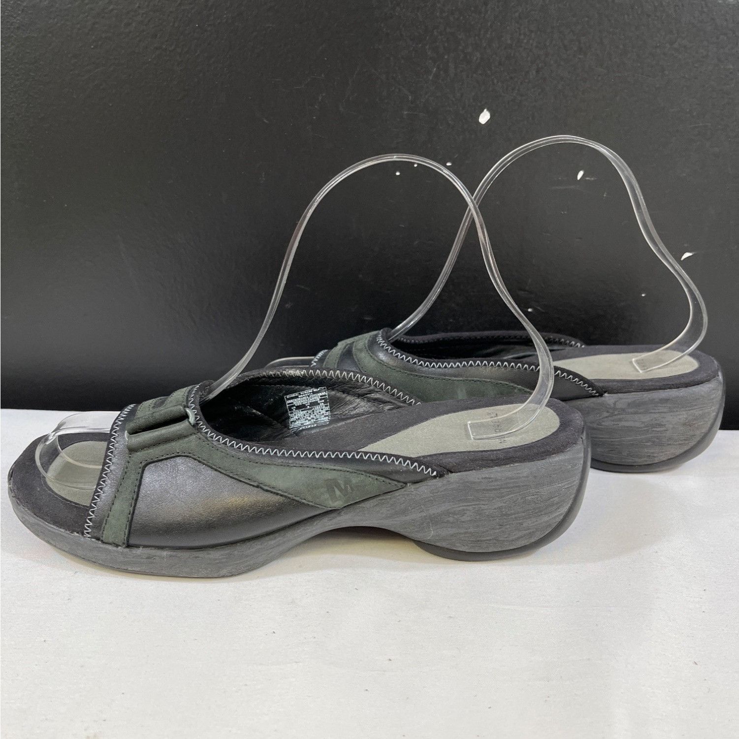Merrell Merrell Womens Grey Leather Slide Sandals Size 8 SKU 6598 Size US 8 / IT 38 - 5 Thumbnail