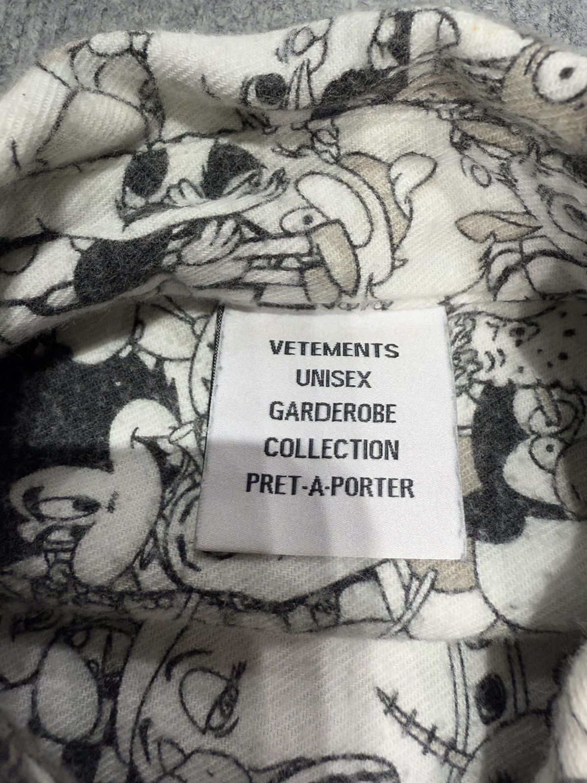 Vetements Vetements Cartoon Mania Flannel Shirt 'Black/White' Size US S / EU 44-46 / 1 - 8 Thumbnail