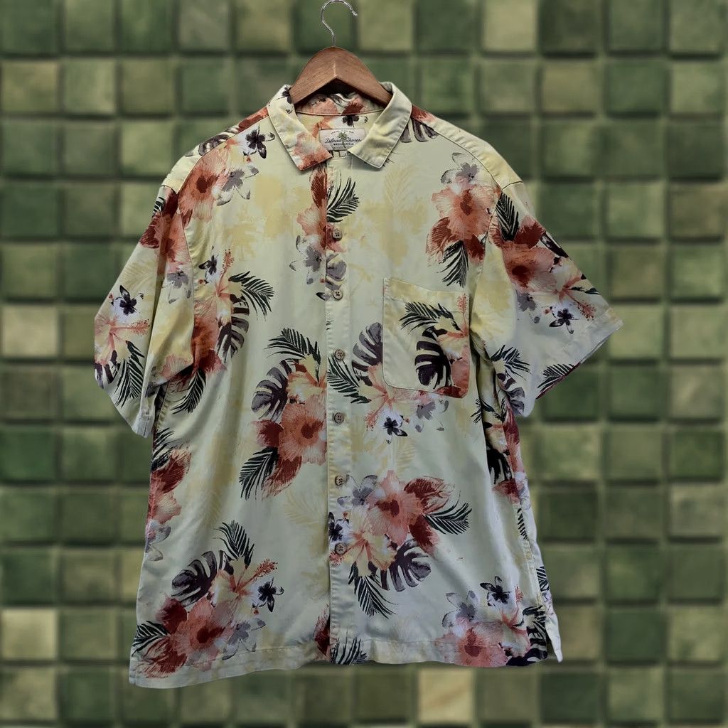 Vintage VINTAGE Island Shores Mens Button-Up Silk Floral Hawaiian Tropical Shirt L Yellow 5421 Mens Size US L / EU 52-54 / 3 - 1 Thumbnail
