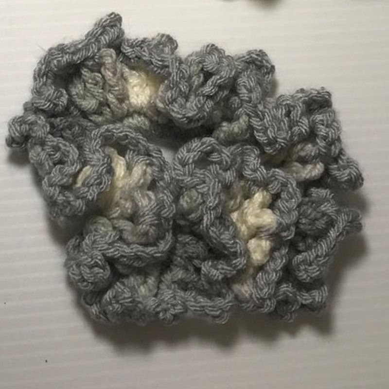 Handmade NWT Gray Cream Handmade Crocheted Hair Scrunchie Set of 3 Size ONE SIZE - 4 Thumbnail