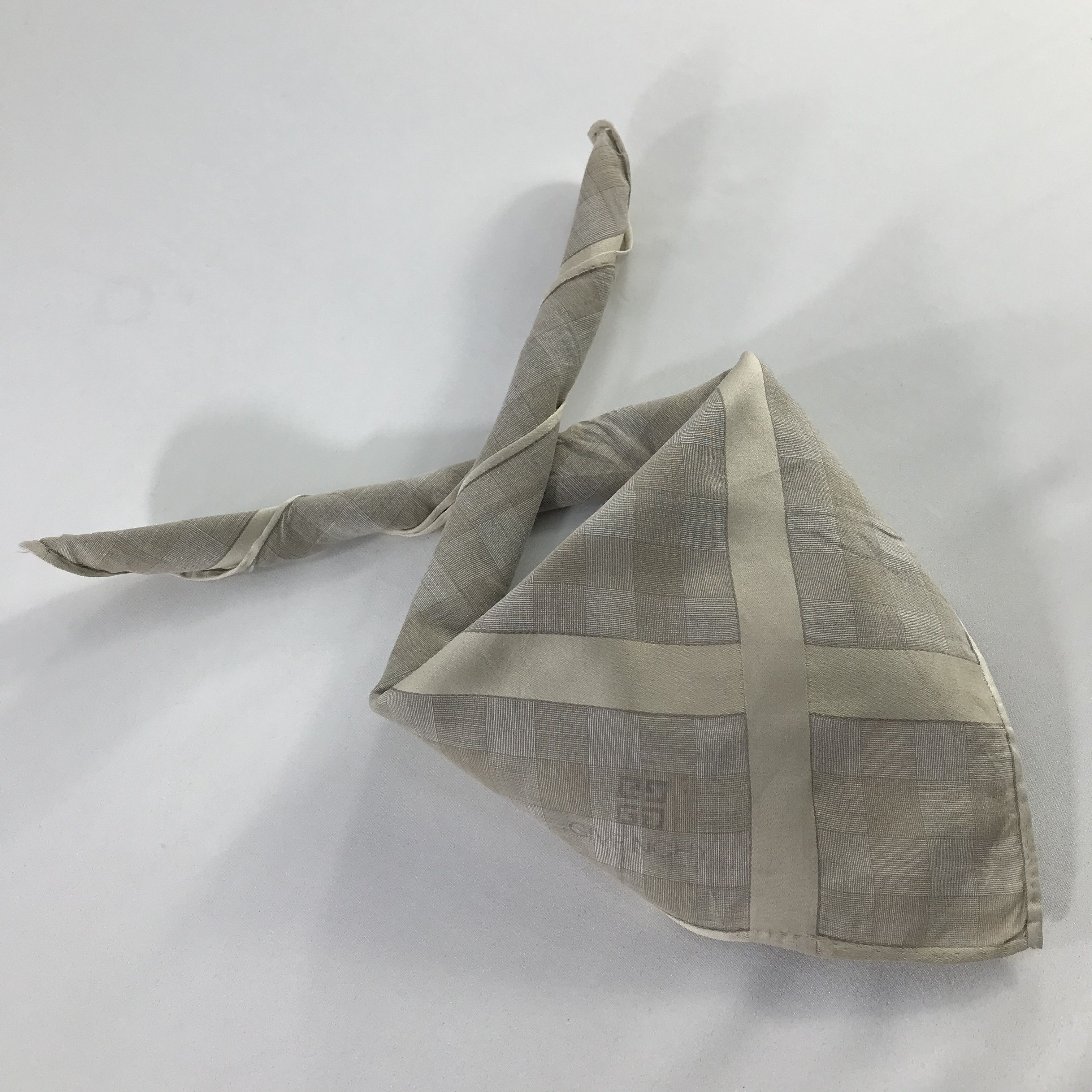 Vintage Givenchy Bandana/ Handkerchief / Neckerchief Size ONE SIZE - 2 Thumbnail
