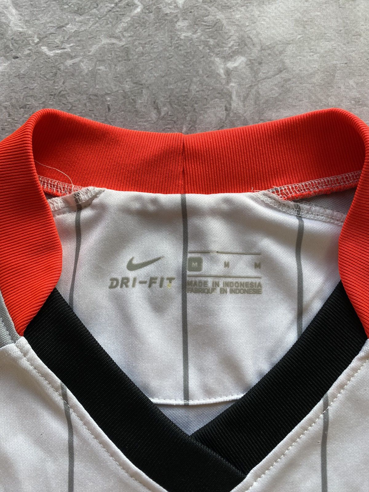 Nike × Vintage Rare Nike Liverpool FC Stadium Air Max White Soccer Jersey Size US M / EU 48-50 / 2 - 5 Thumbnail