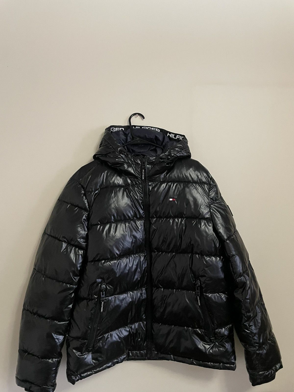 TOMMY SHINY QUILTED PUFFER JACKET