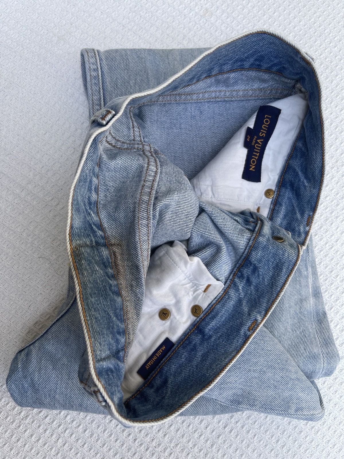 Louis Vuitton Last Drop🔥Rare🔥LOUIS VUITTON Paris Light Blue Jeans Size US 31 - 3 Thumbnail