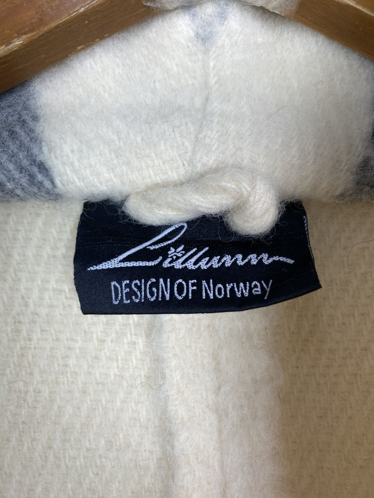 Vintage Rare‼️Vtg Lillunn Norway Pure Wool Coat Blanket Jacket Fringe Size L / US 10 / IT 46 - 6 Thumbnail