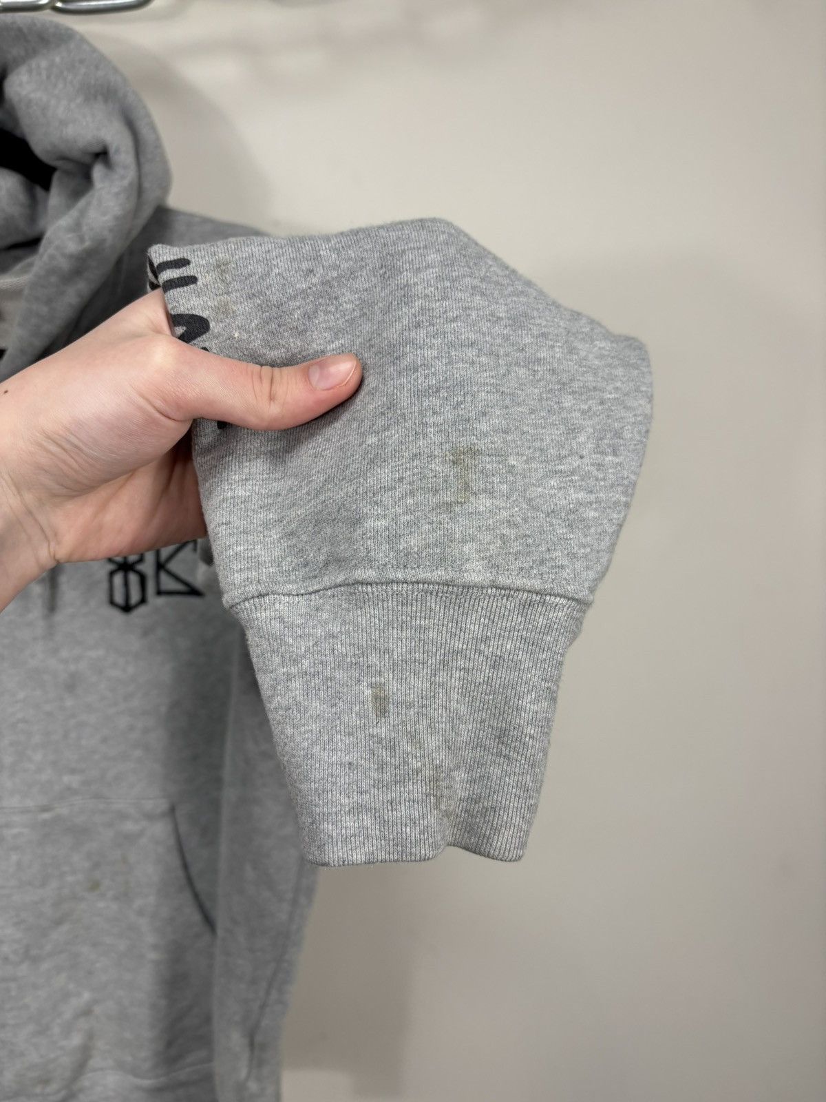 Uniqlo Uniqlo Jean Michel Basquiat Men’s Grey Classic Hoodie Size US L / EU 52-54 / 3 - 15 Thumbnail