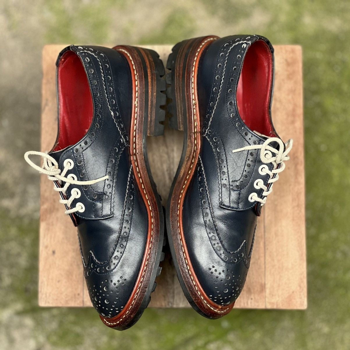 Tricker's TRICKER'S "BOURTON" NAVY BROGUE SHOES Size US 7 / EU 40 - 9 Thumbnail