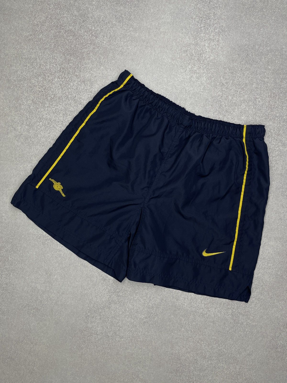 Nike Vintage Nike Arsenal Football Shorts Navy Y2K Soccer Size L Size US 34 / EU 50 - 1 Thumbnail
