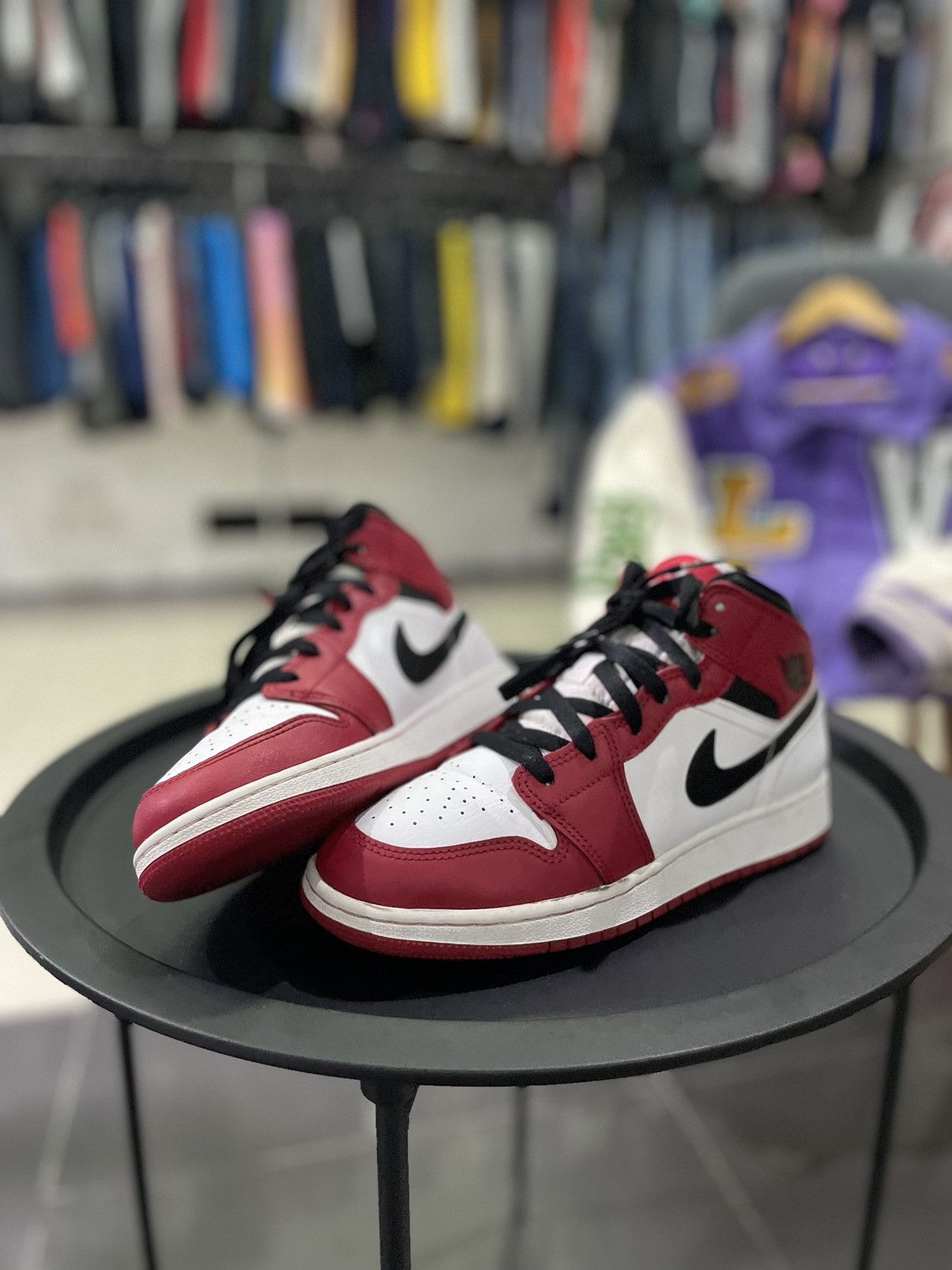 Jordan Brand Jordan 1 mid Chicago White Heel Grailed