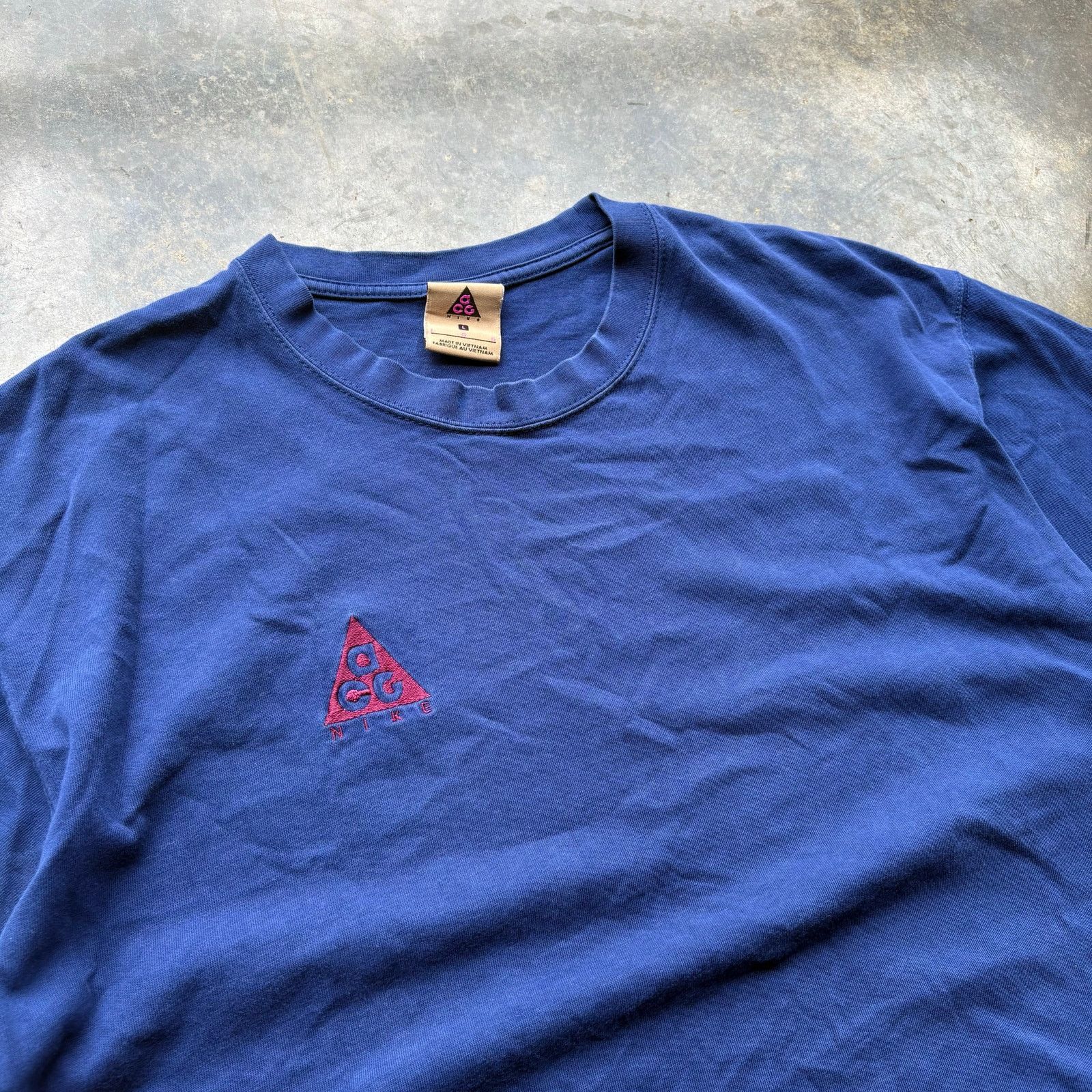 Nike Vintage Y2K Nike ACG Embroidered T-shirt Size US L / EU 52-54 / 3 - 2 Thumbnail