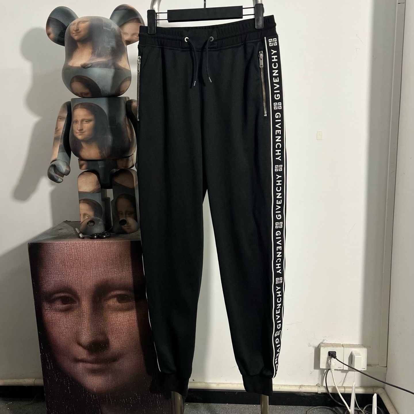 Givenchy Givenchy Casual Pants 30 Men Size US 30 / EU 46 - 1 Thumbnail