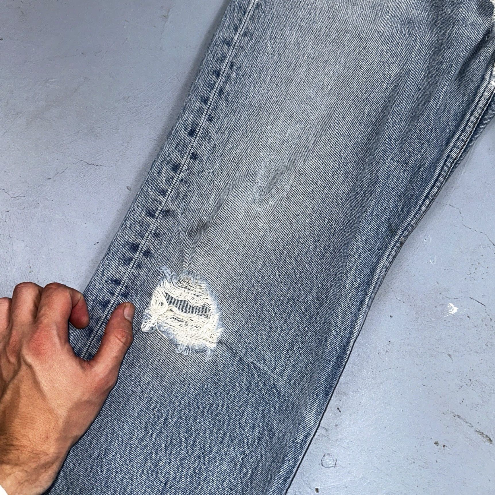 Levi's VINTAGE Levi's 501 Jeans Men 34x36 90s Light Wash Straight Denim Cotton Blue 501 Series Relaxed Classic MENS Size US 34 / EU 50 - 5 Thumbnail