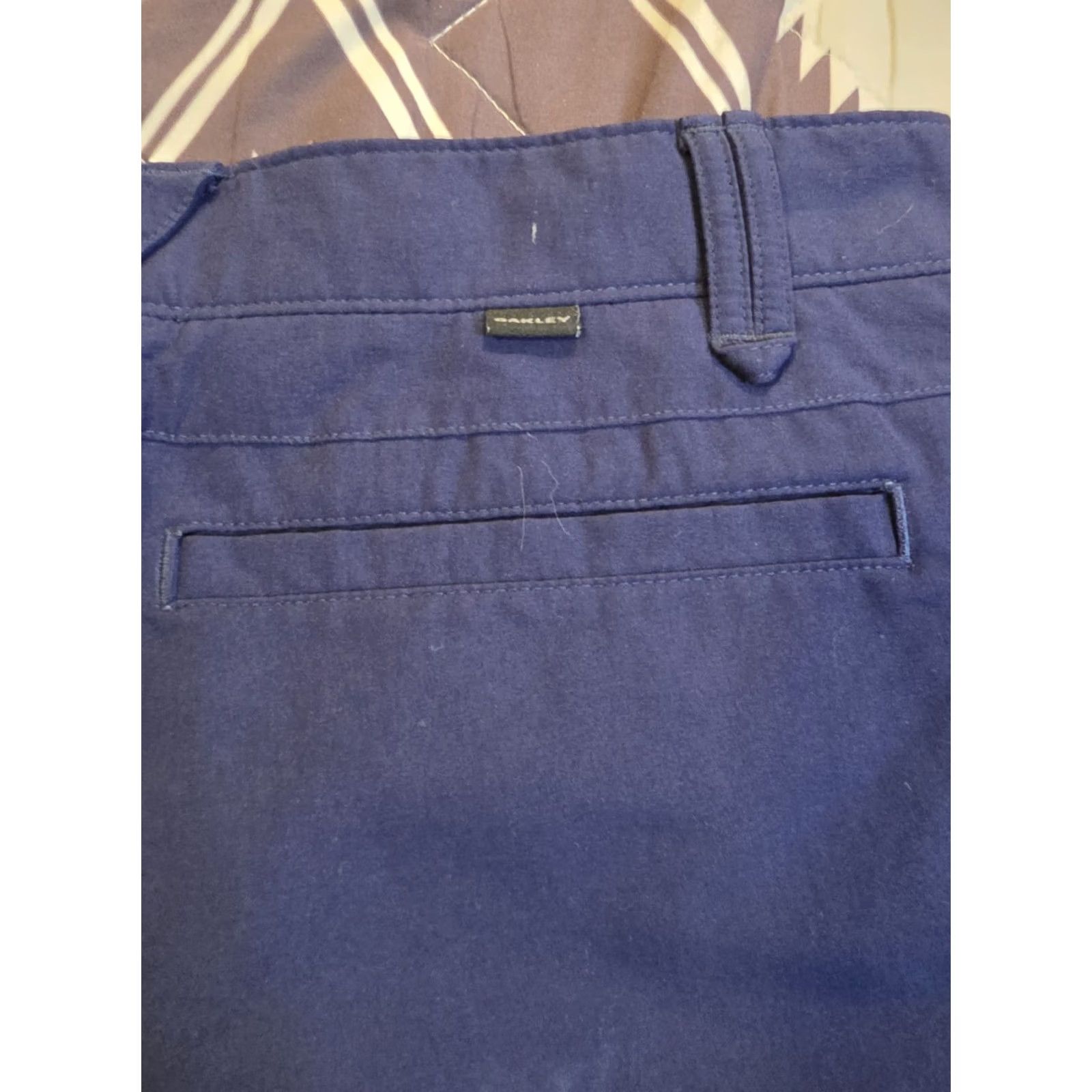 Oakley Oakley Men's Shorts Embroidered Logo Golf Casual Navy Blue 12" Inseam Size 32 Size US 32 / EU 48 - 4 Thumbnail