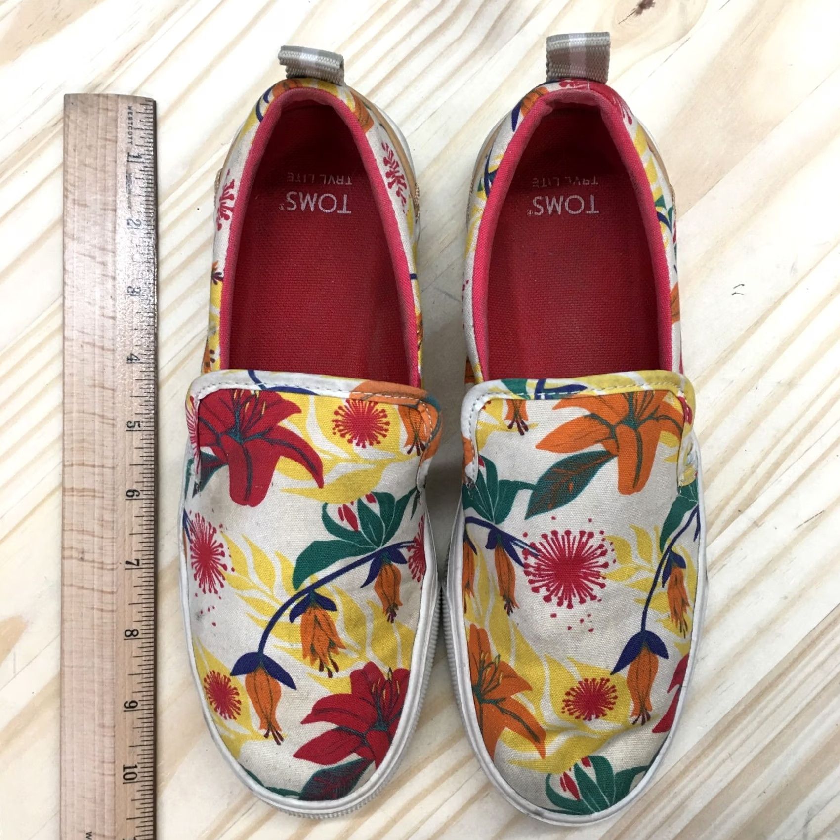 Toms TOMS Loafer Womens 6 White Trvl Lite Hawaiian Floral Slip On Sneaker Casual Shoes Size US 6 / IT 36 - 7 Thumbnail