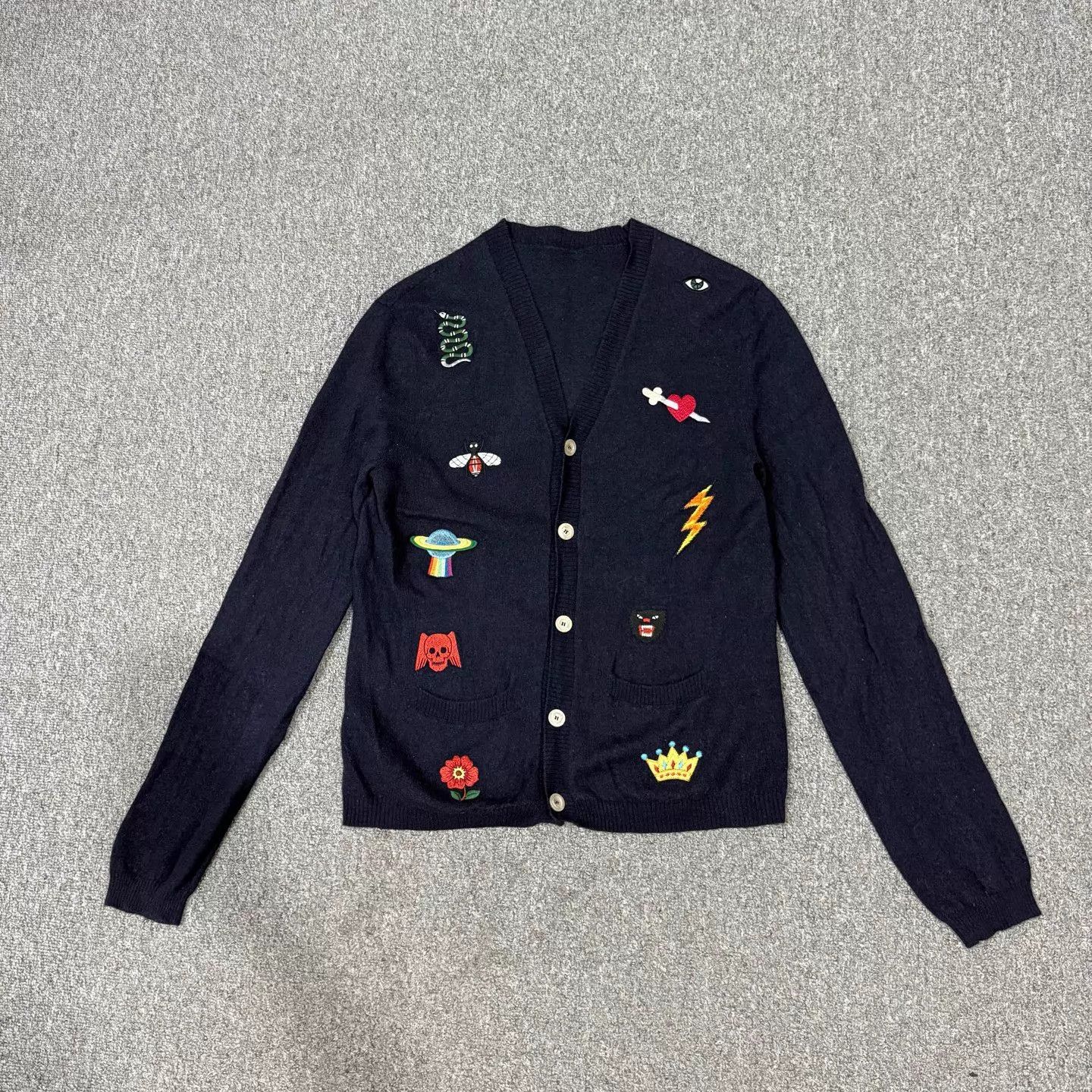 Gucci Gucci Embroidered Logo Knit Cardigan M 95 New No Collar Tag Size M / US 6-8 / IT 42-44 - 1 Thumbnail