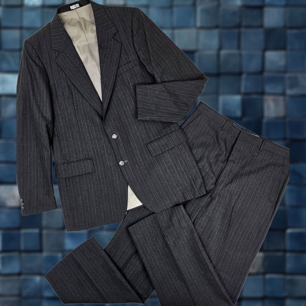Vintage Sergio Valente 2 Piece Wool Lined Suit Men’s Jacket 40R Pants 34x31 Gray Pinstripe Size 40R - 1 Thumbnail