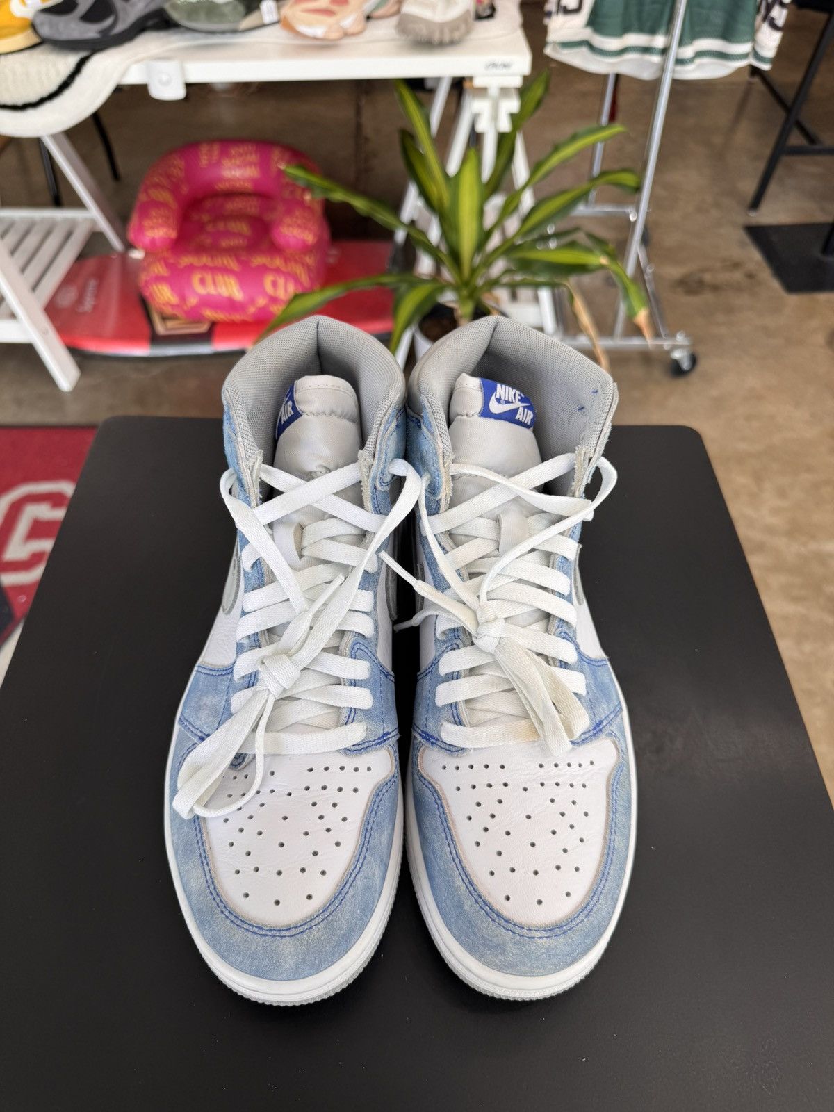 Jordan Brand Air Jordan 1 Retro High Hyper Royal Smoke Grey Size 9 (2021) Size US 9 / EU 42 - 2 Thumbnail