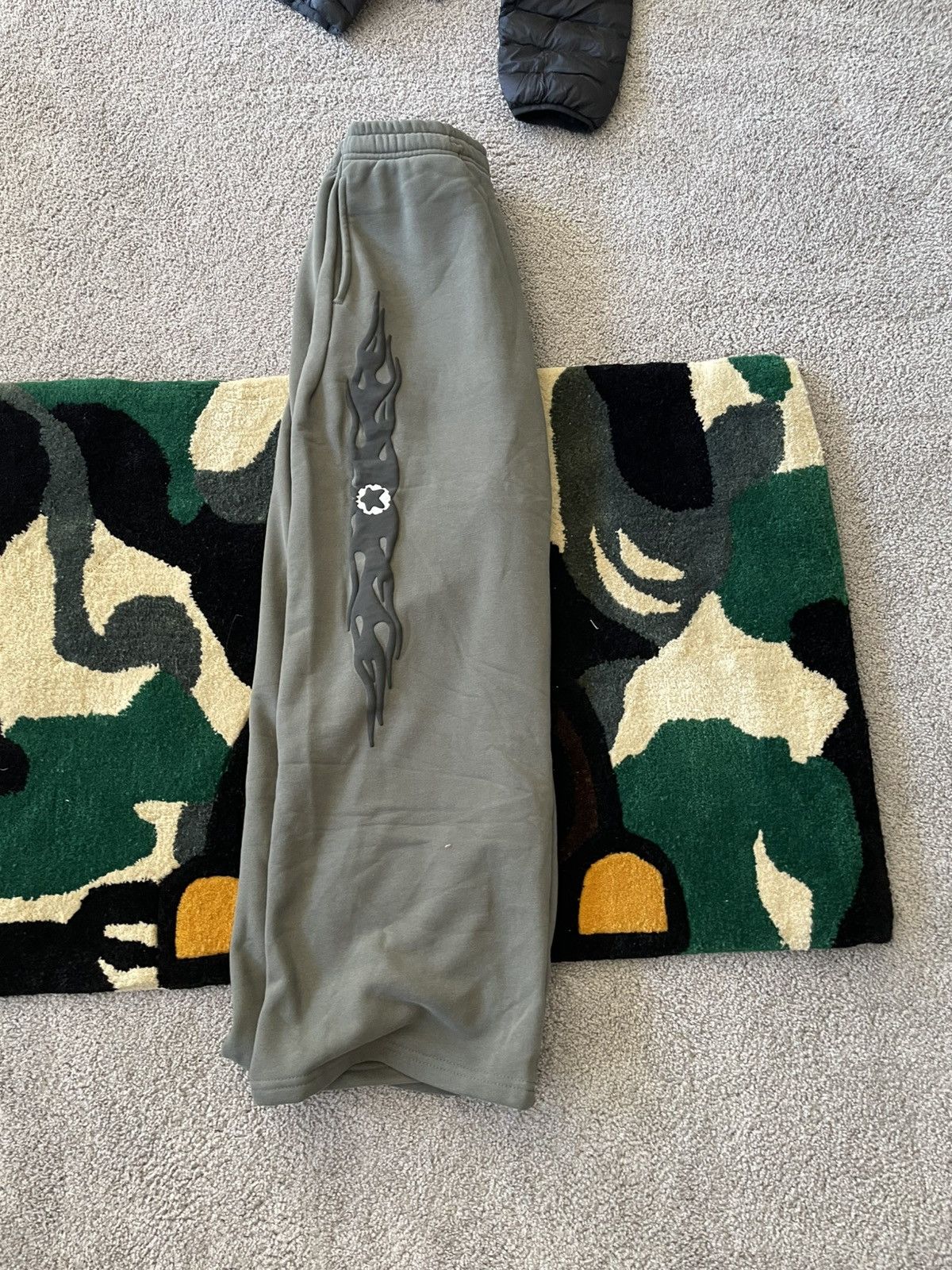 Star flare sweats