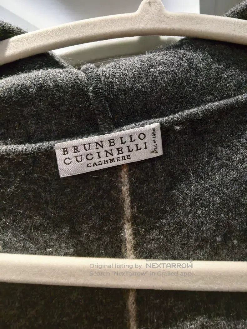 Brunello Cucinelli Brunello Cucinelli Autumn and Winter Shawl, Long Fur Style Size XS / US 0-2 / IT 36-38 - 2 Thumbnail