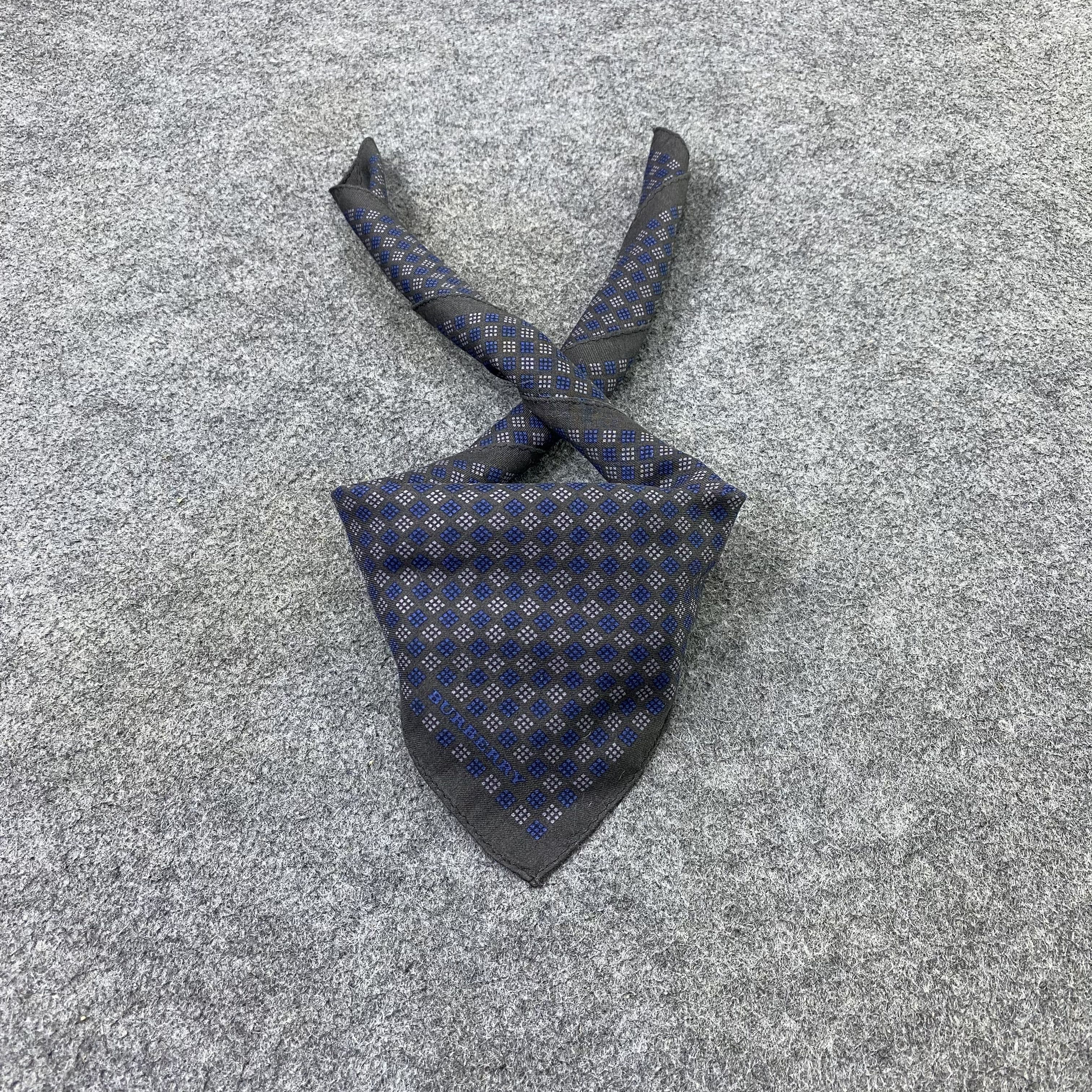 Burberry Burberry Handkerchief / Bandana / Neckerchief-B2301 Size ONE SIZE - 2 Thumbnail