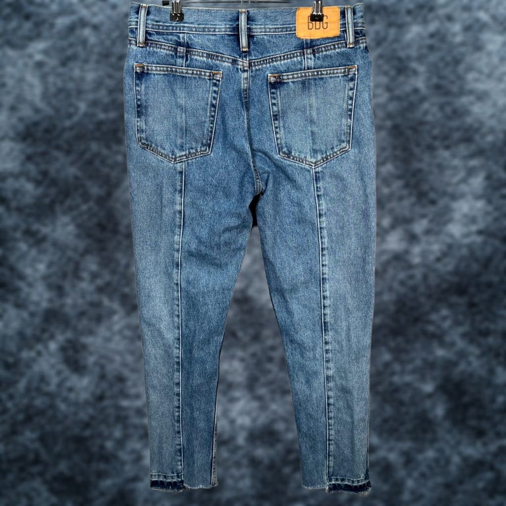 Bdg BDG Jeans Slim Tapered Fit 32 x 29 Blue Denim Regular Waist 5-Pocket Vintage No Womens Denim Rise Mid 10-12 In Blue Jeans BDG Woman 32 29 Size 24" / US 00 / IT 34 - 1 Thumbnail