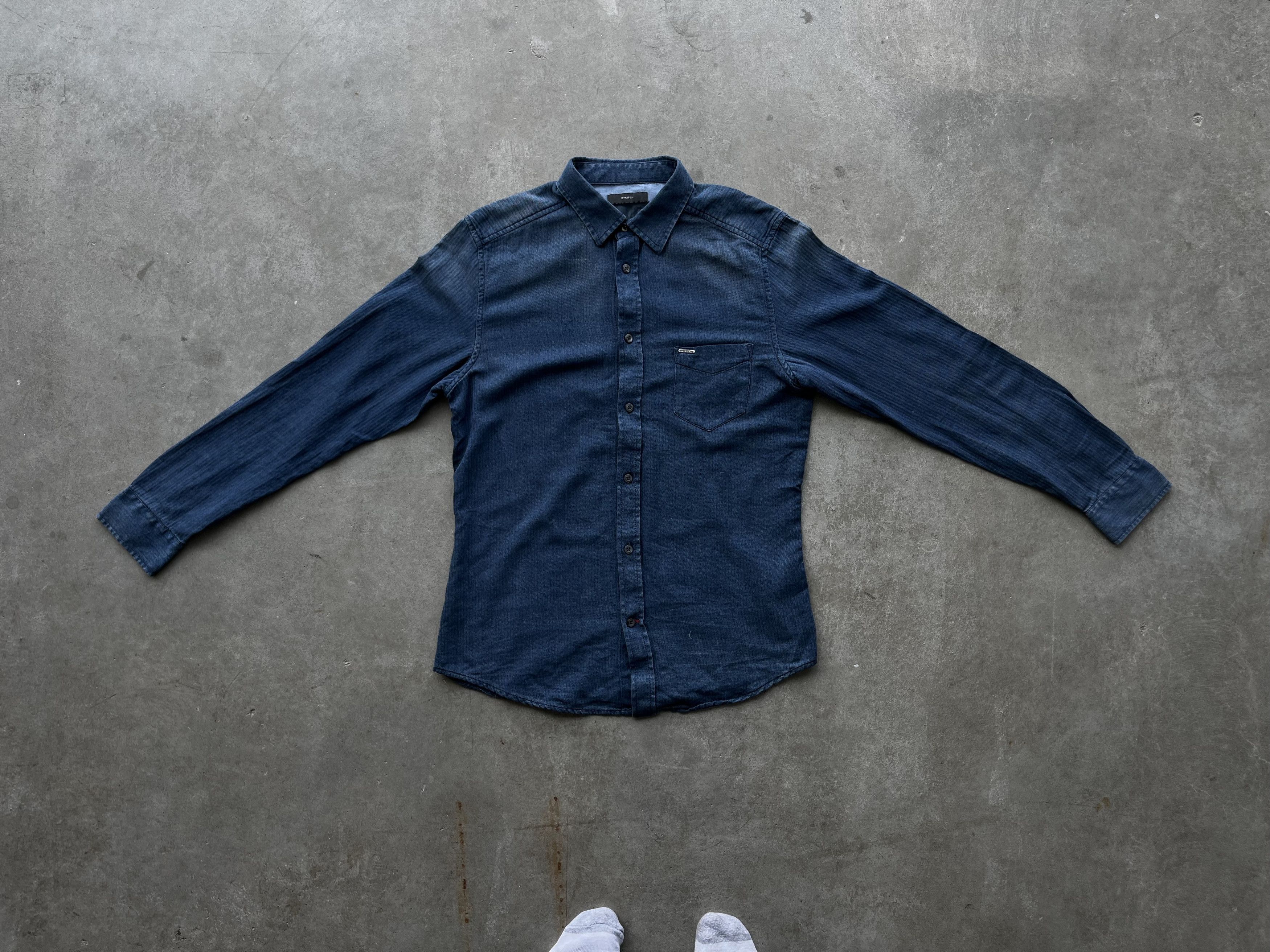 Diesel × Diesel Black Gold Vintage Diesel dark blue button up Size US M / EU 48-50 / 2 - 3 Thumbnail