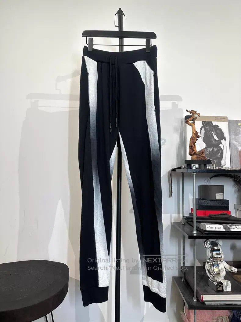 Boris Bidjan Saberi Boris Bidjan Saberi Size M 11by bbs P3 printed jogger sweat Size US 30 / EU 46 - 1 Thumbnail