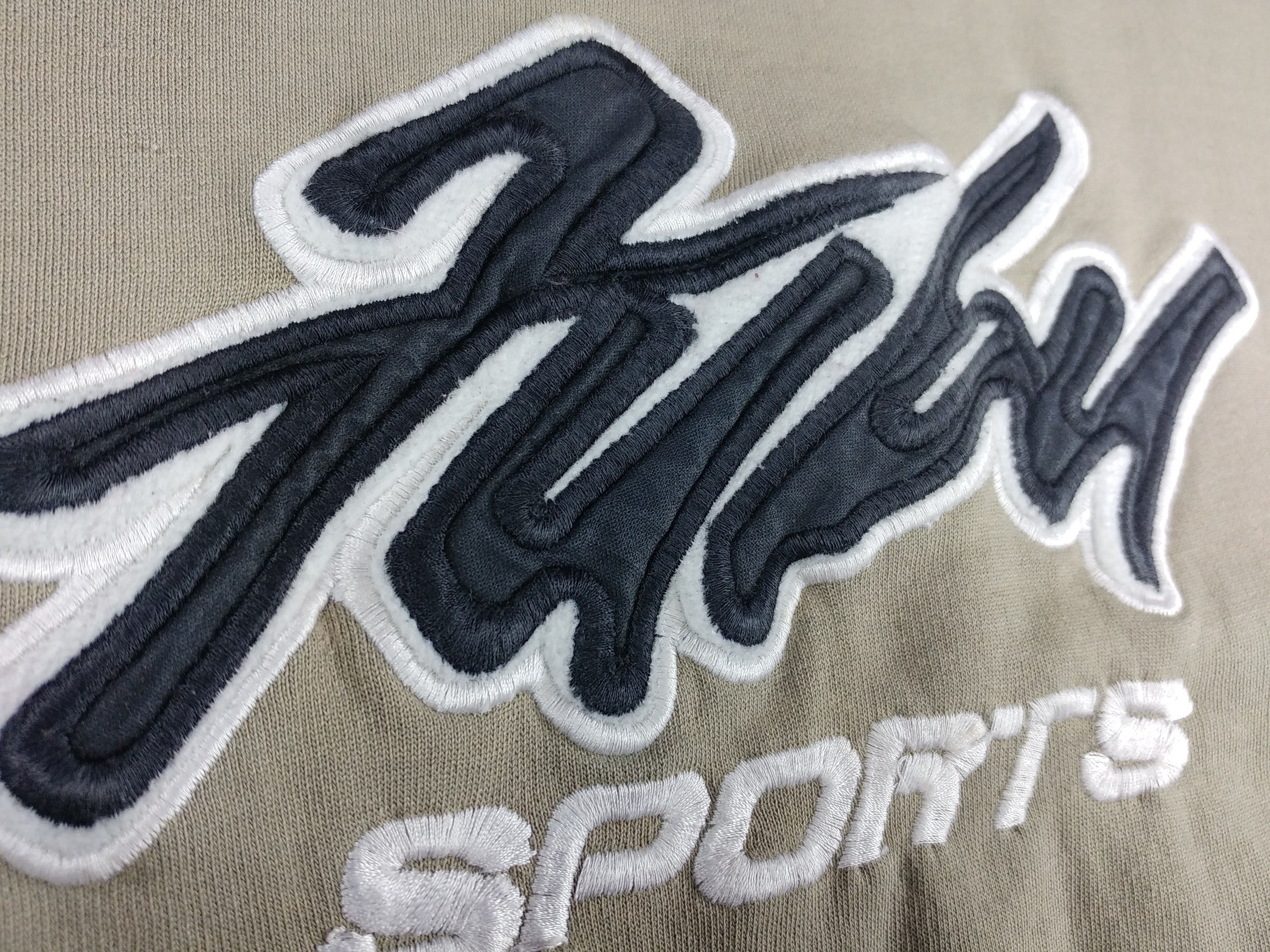 Fubu FUBU sweatshirt, vintage, 90s hip hop, 1990s Y2K mens size S Size US S / EU 44-46 / 1 - 5 Thumbnail