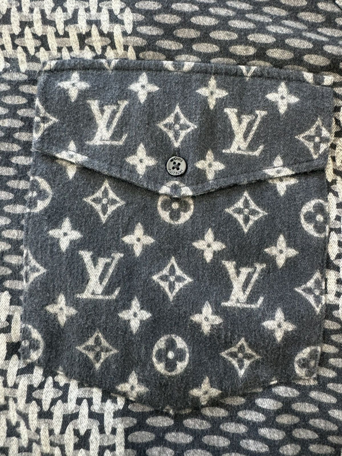 Louis Vuitton Louis Vuitton X Nigo MNGM Waves Giant Damier Flannel Shirt Size US XXL / EU 58 / 5 - 13 Thumbnail