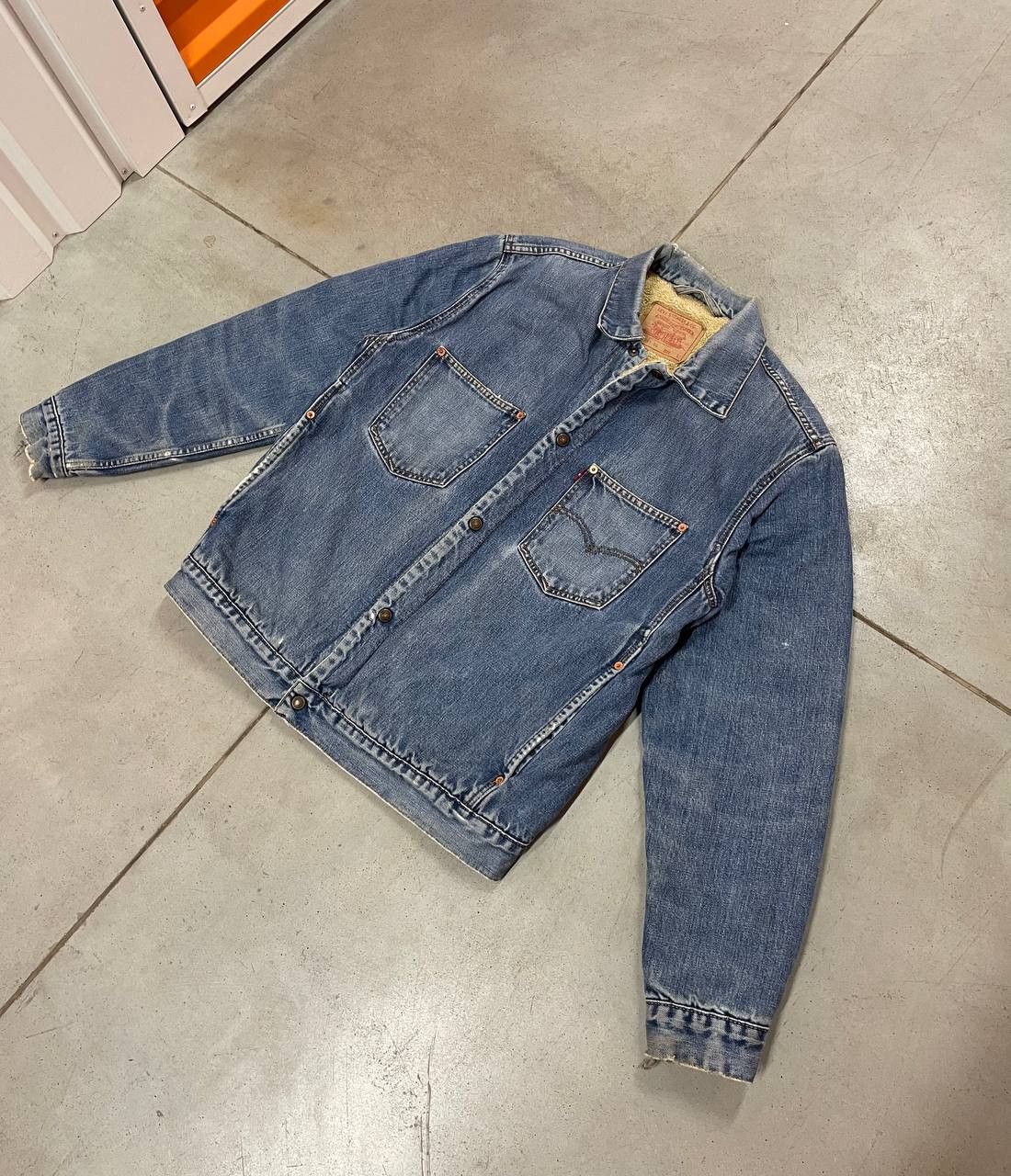 Levi's Distressed Rare Vintage Levi's Sherpa Denim Chore Jacket Size US L / EU 52-54 / 3 - 3 Thumbnail