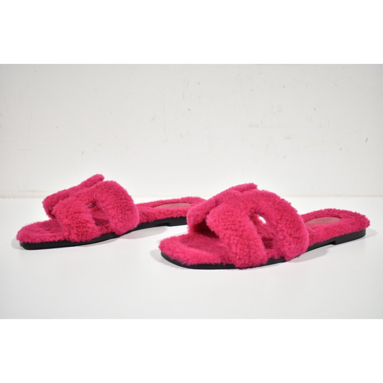 Hermes Hermes Oran Teddy Shearling Fur Pink H Logo Slide Sandal Size US 9 / IT 39 - 8 Thumbnail