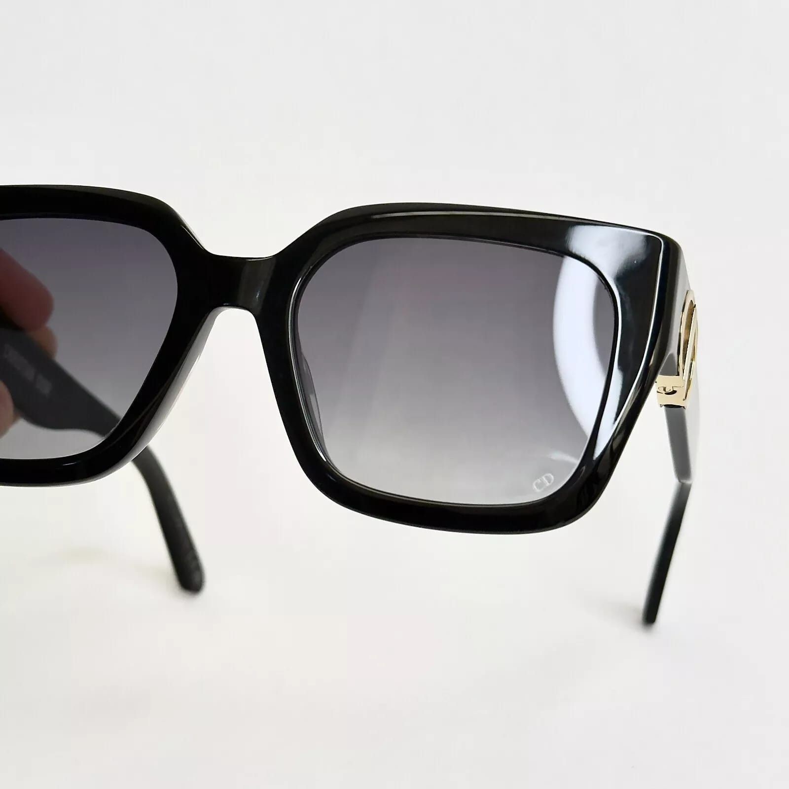 Christian Dior Monsieur CHRISTIAN DIOR MONTAIGNE 30Montaigne S8U Sunglass CD40127U Size ONE SIZE - 8 Thumbnail