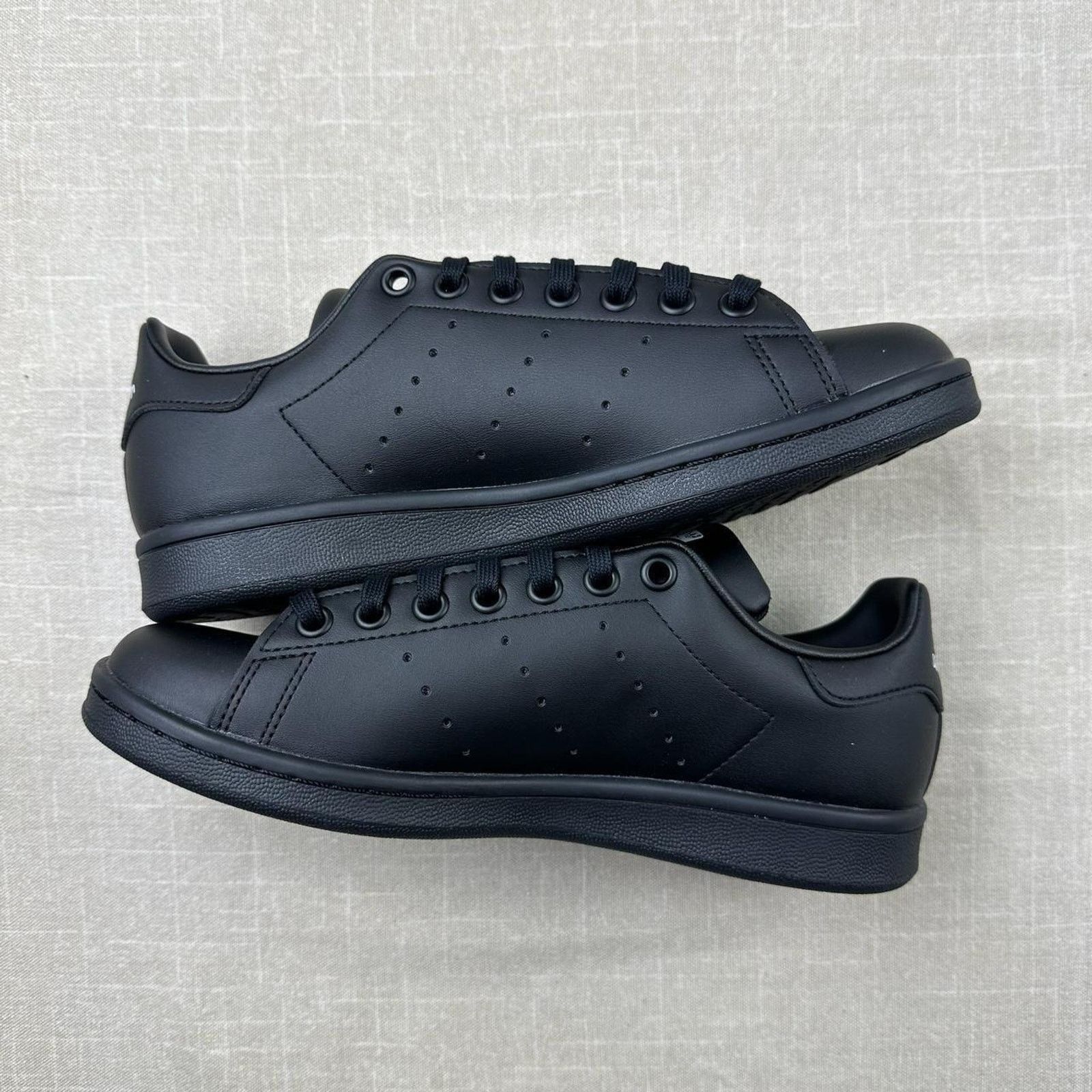 Adidas Adidas Stan Smith Junior “Triple Black" 7W Size US 7 / IT 37 - 3 Thumbnail