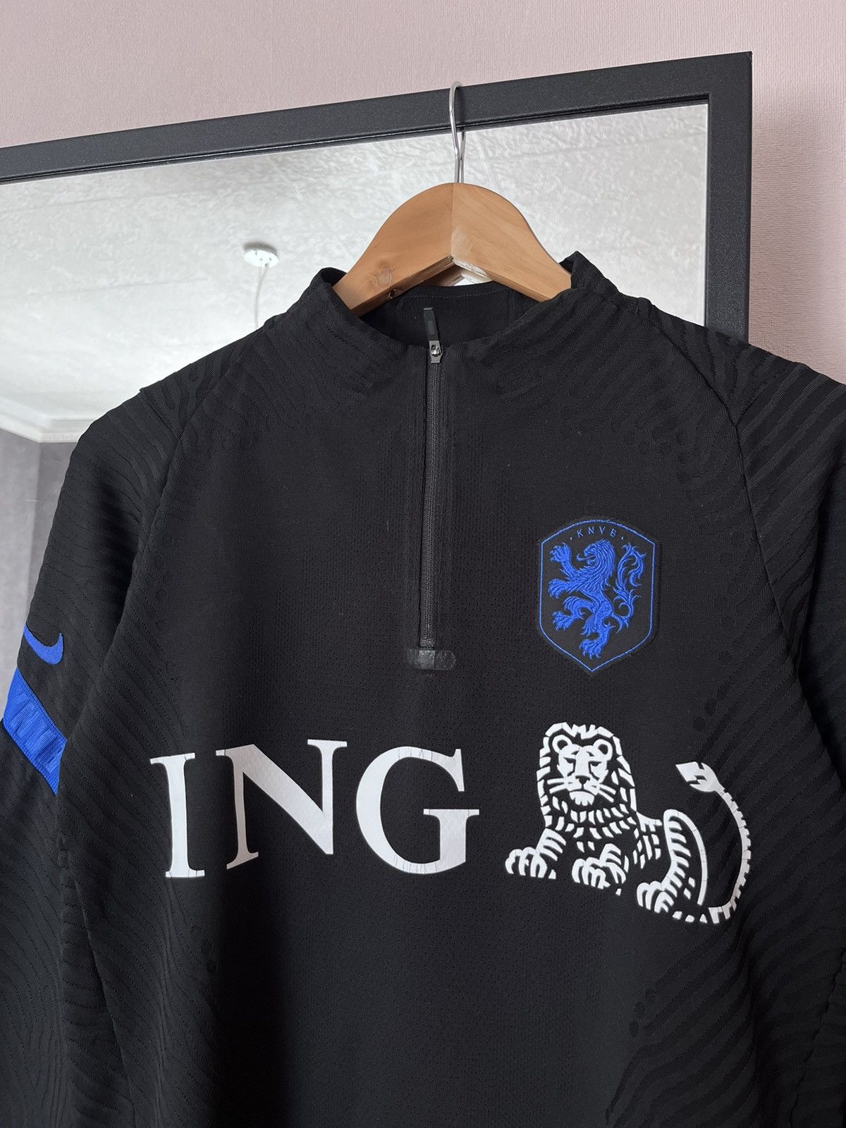 Nike Nike Netherlands Vaporknit Thermo Long Sleeve Black KNVB Size US S / EU 44-46 / 1 - 2 Thumbnail