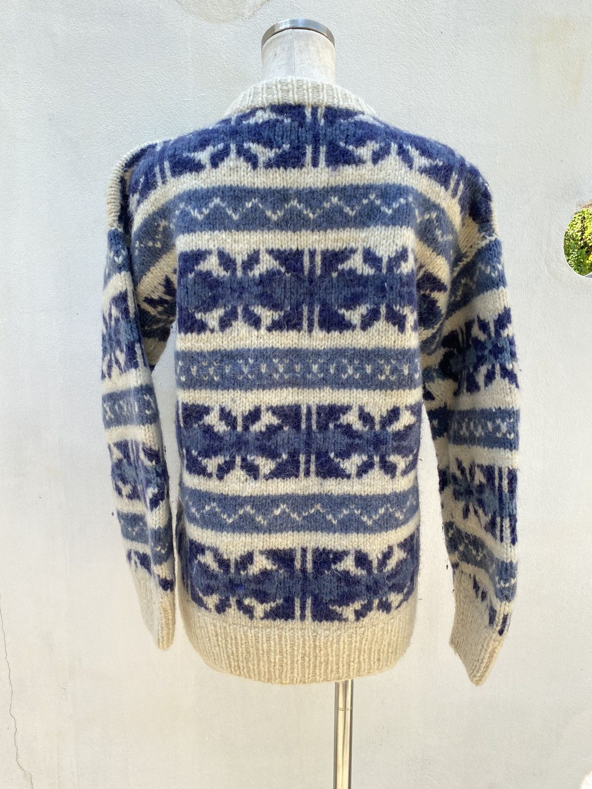 Designer × Vintage ARTESANIAS ECUADOR Blue and Cream Nordic Knit Sweater Size US S / EU 44-46 / 1 - 12 Thumbnail