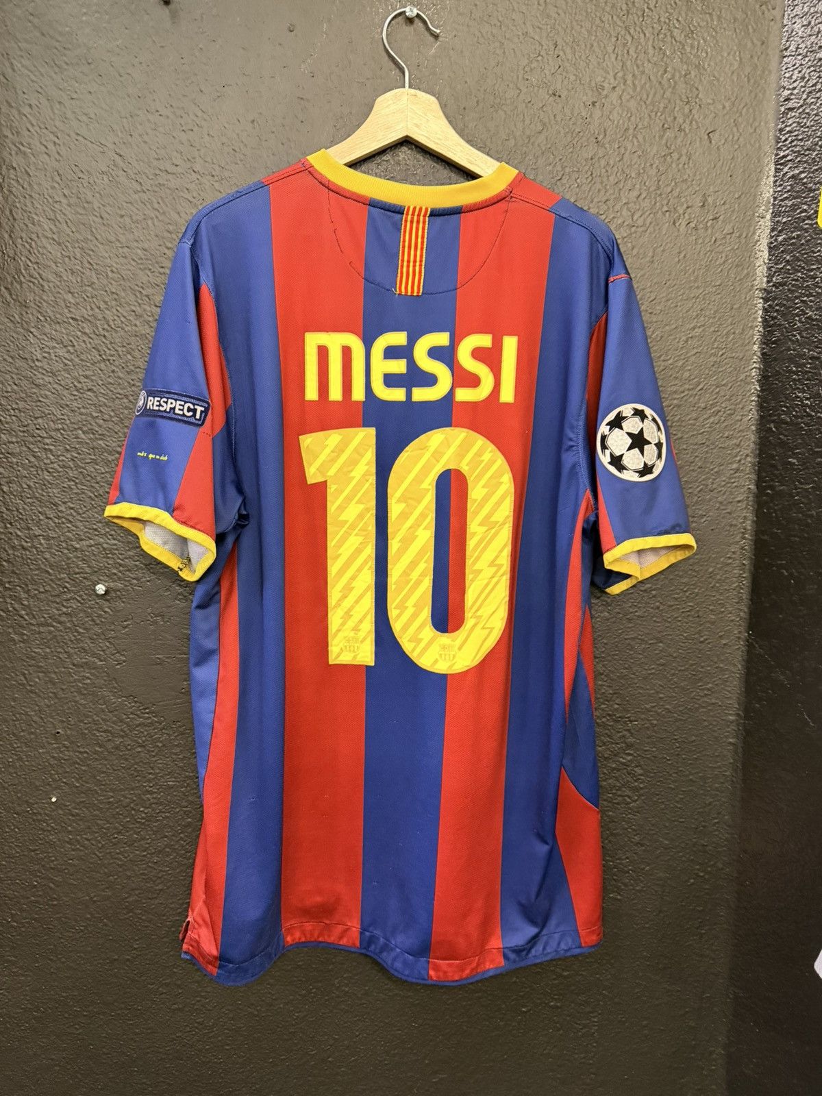 Nike Nike Messi #10 2010-11 Barcelona 2011 UEFA Home Jersey Size US L / EU 52-54 / 3 - 1 Thumbnail