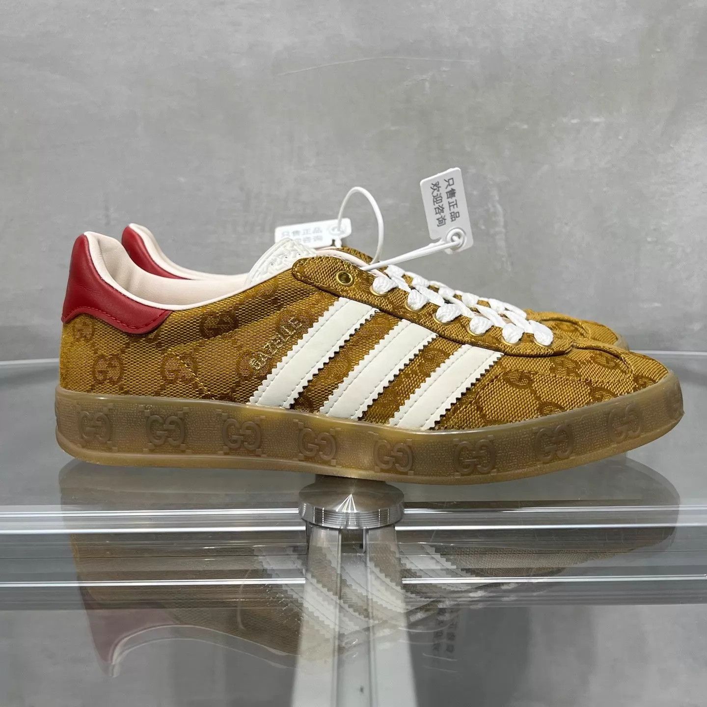 Gucci GUCCI x adidas GAZELLE Yellow Full Print Wmns 37 Size US 6 / IT 36 - 4 Thumbnail