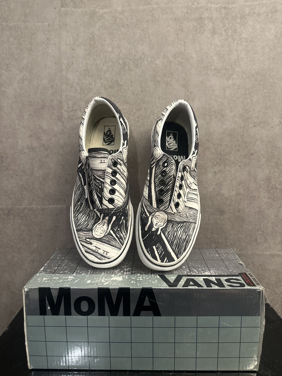 Vans Vans X Edvard Munch Size US 8 / EU 41 - 1 Thumbnail