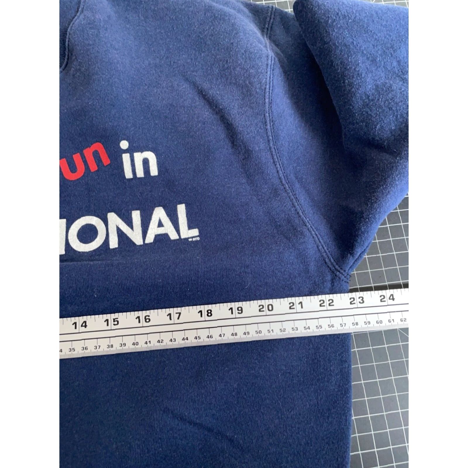 Fruit Of The Loom VTG Fruit of the Loom Sweatshirt I Put the Fun in Dysfunction Adult Large Blue 50/50 USA Tag Size US L / EU 52-54 / 3 - 5 Thumbnail