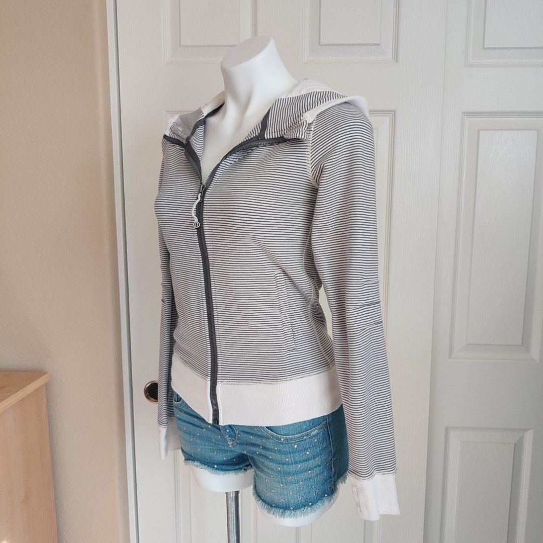 Lululemon Bliss Break Hoodie sz 4 Size S / US 4 / IT 40 - 5 Thumbnail