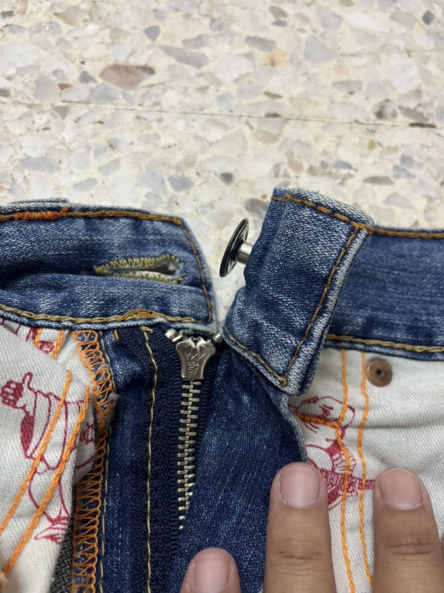 True Religion Vintage true religion bootcut distressed denim Size US 32 / EU 48 - 8 Thumbnail
