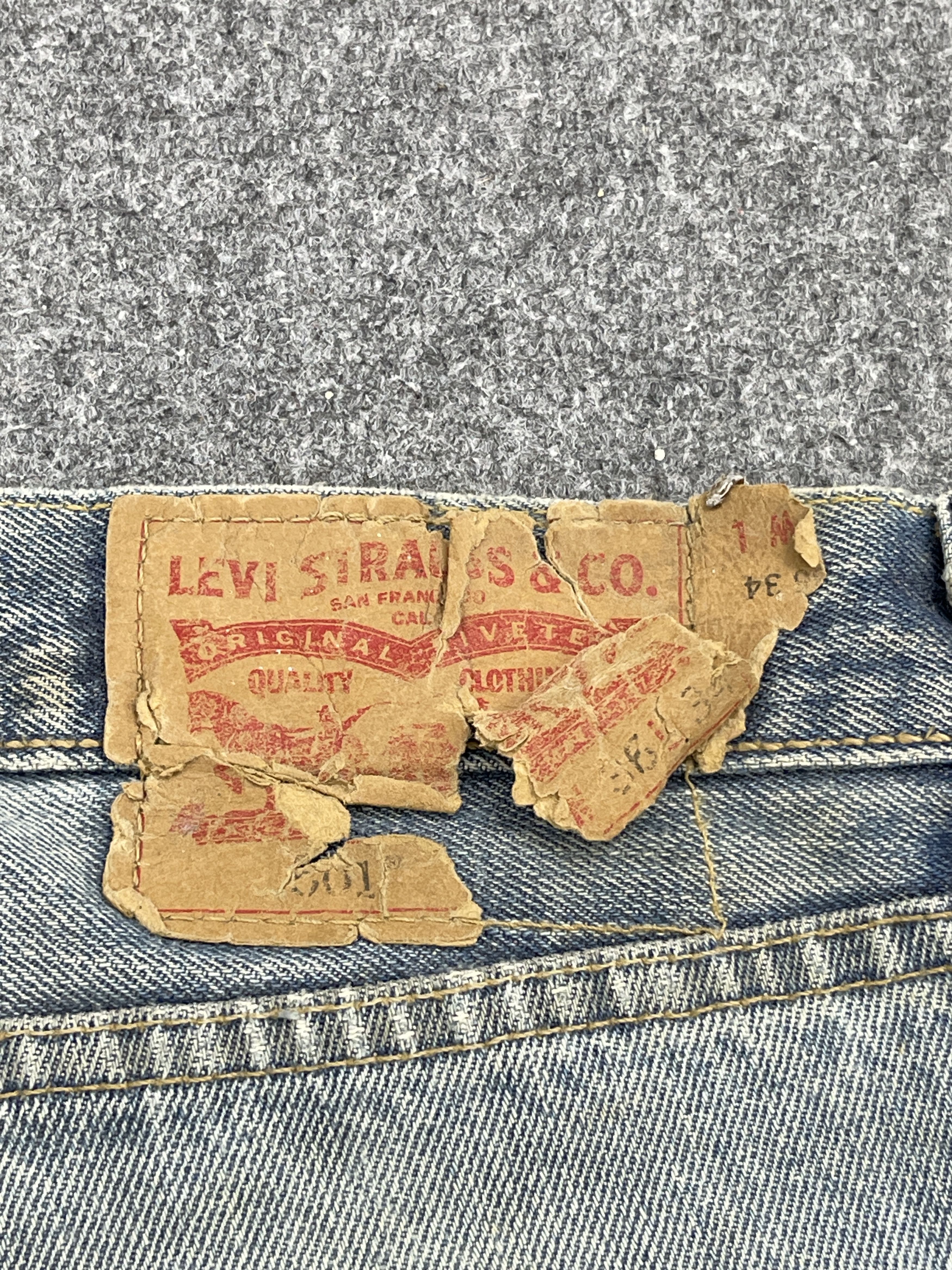Levi's × Vintage Dirty Vintage Levis 501 Faded Blue Jeans Size US 37 - 5 Thumbnail