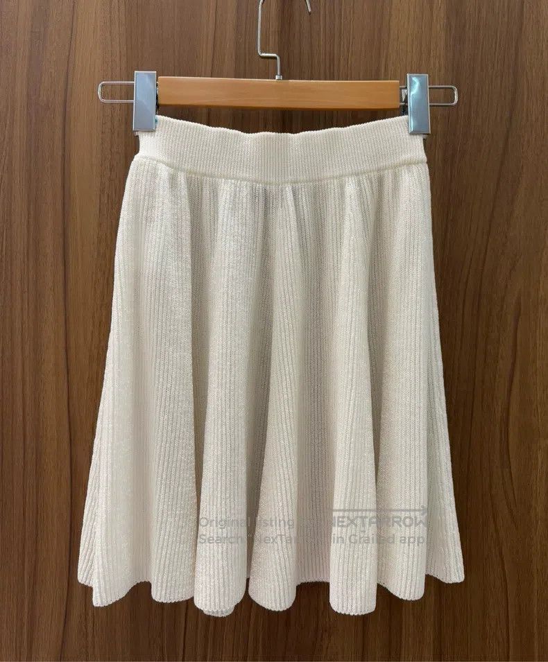 Chanel Chanel White knitted pleated skirt Size 42" / US 20 - 2 Thumbnail