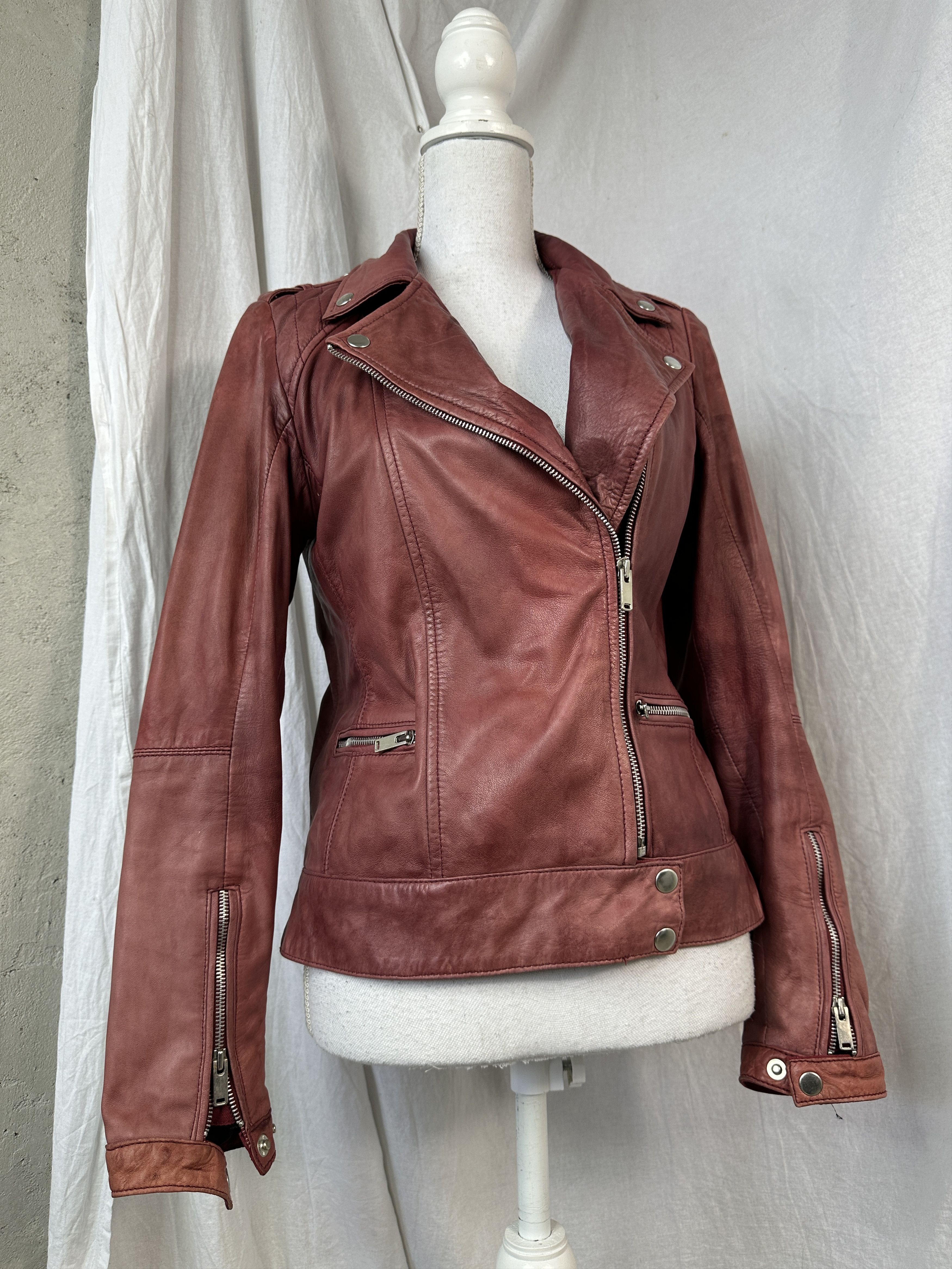 Vintage Vintage Avant Garde Y2K Biker Moto Cherry Red Faded Jacket Size US S / EU 44-46 / 1 - 1 Thumbnail