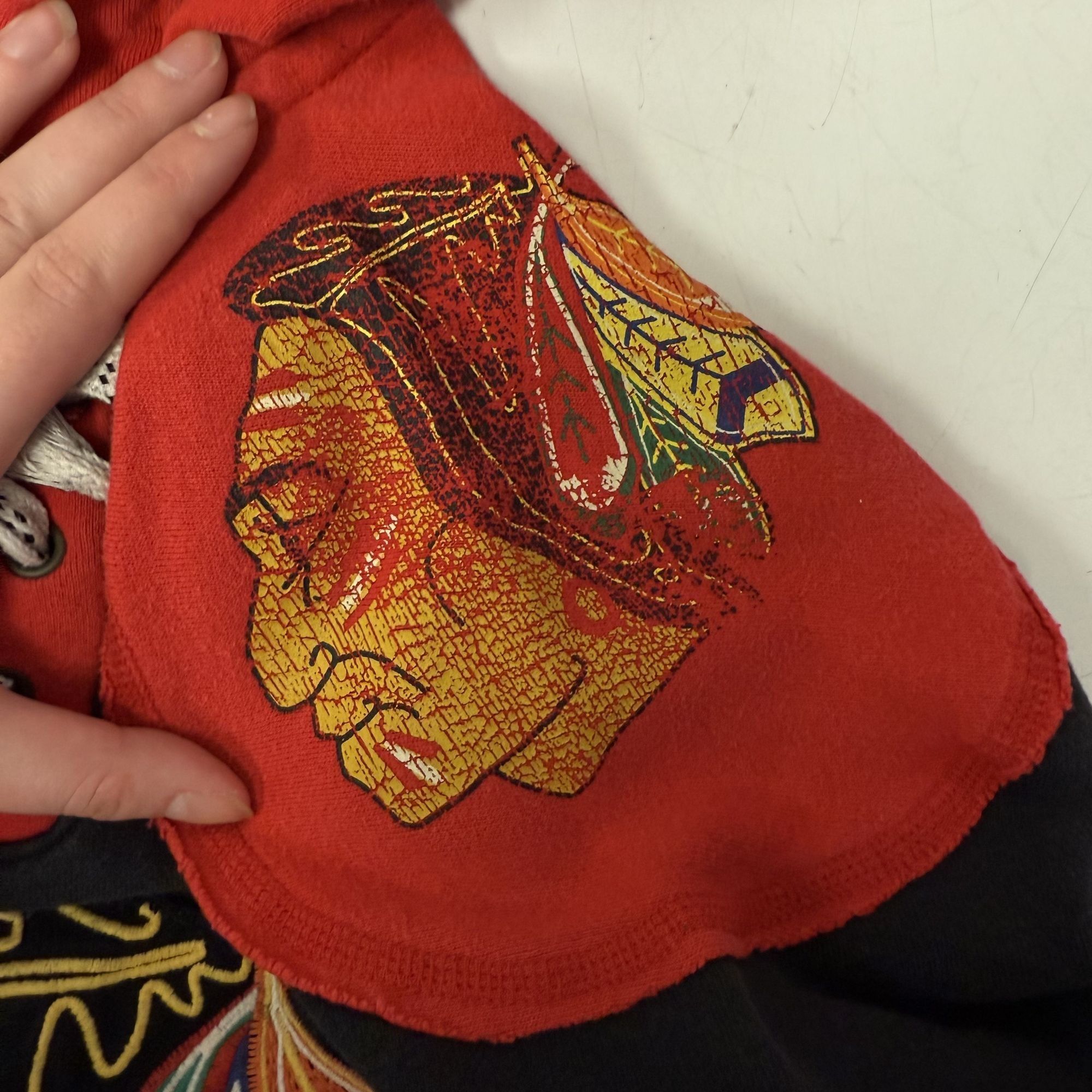 Ccm Vtg CCM NHL Red Black Color Block CHIEFS Pullover Hoodie Size US S / EU 44-46 / 1 - 10 Thumbnail