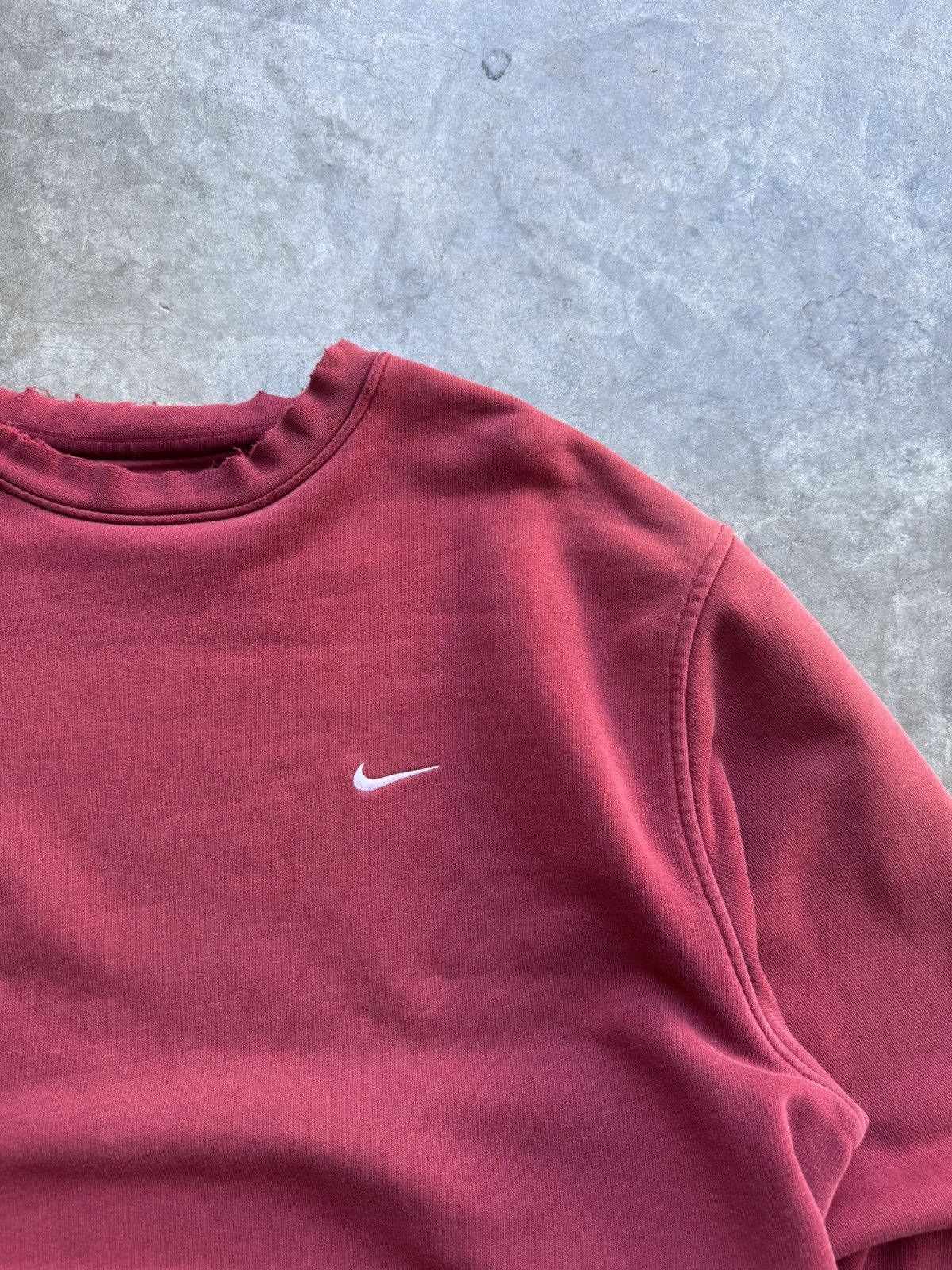 Nike Vintage 1990’s Nike Grey Tag Thick Burgundy Faded Sweatshirt Size US L / EU 52-54 / 3 - 3 Thumbnail